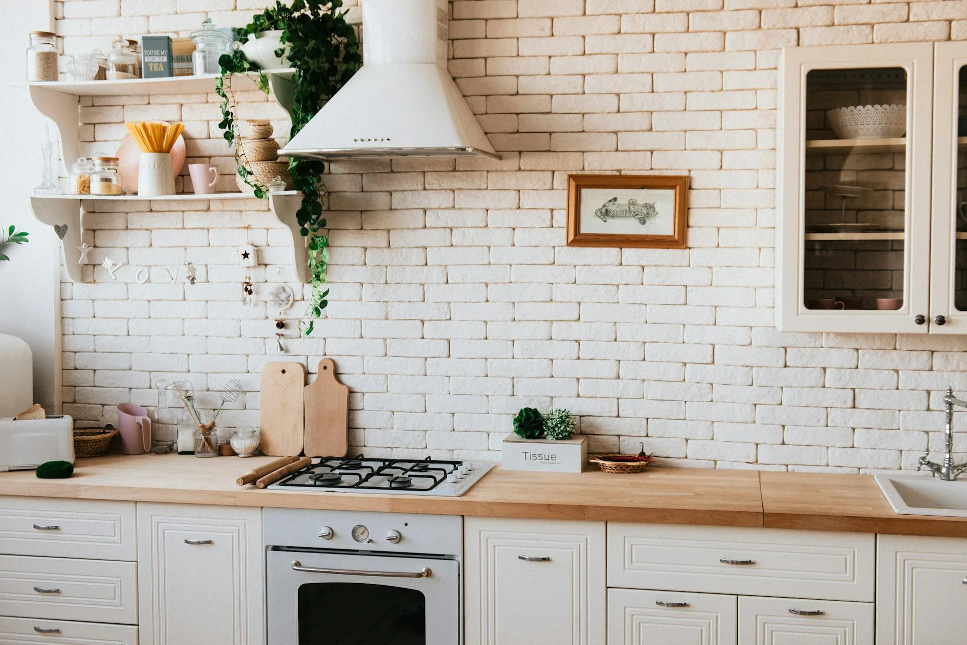 ¿Qué hace falta para la instalación de fontanería en una cocina? ¿Cuánto se tarda en realizar? ¿Y cuánto cuesta? Conócelo con Fiterra.