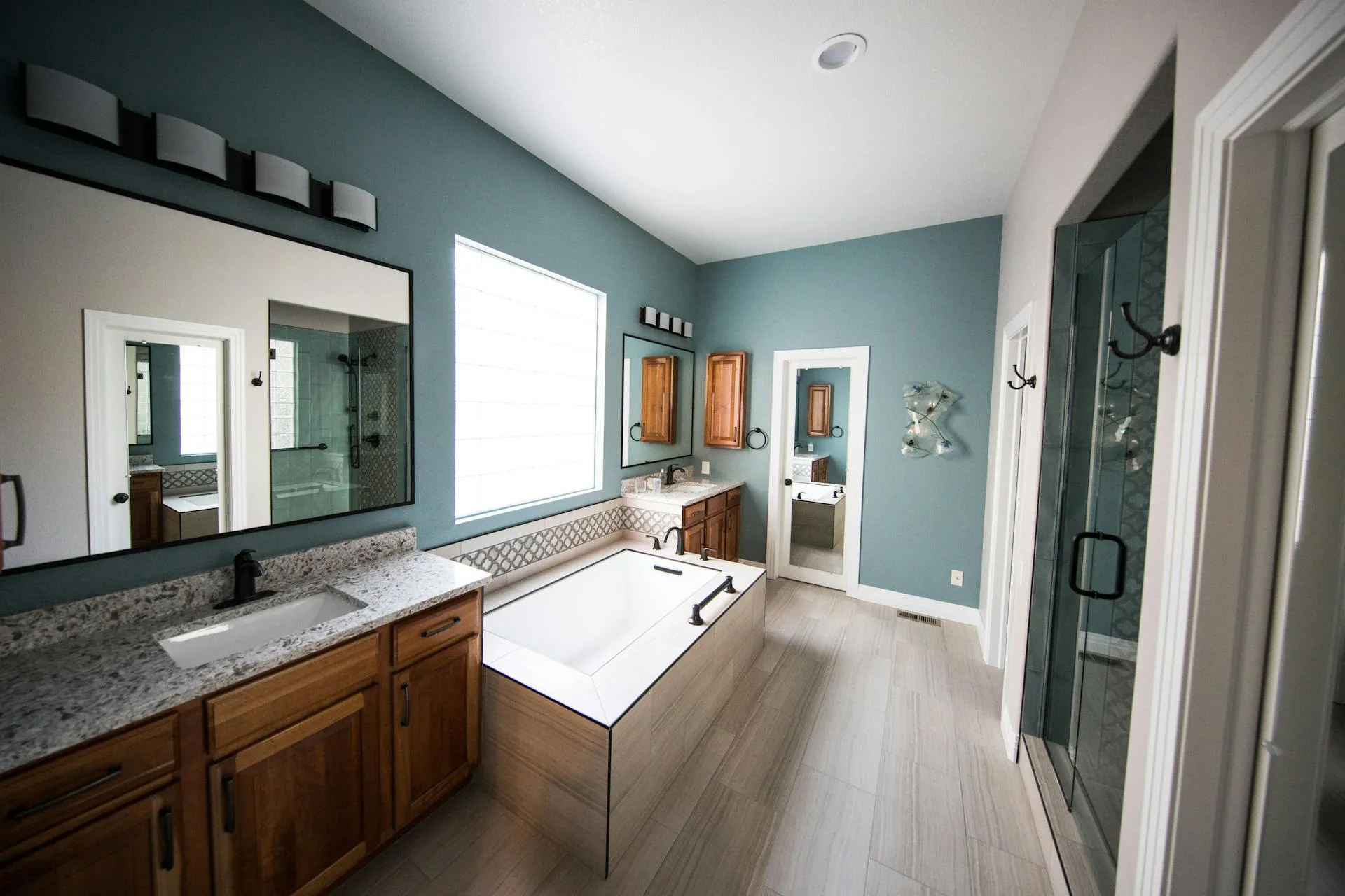 Las medidas de tu instalación de fontanería de baño son esenciales para conseguir un baño funcional. Descubre las tres más importantes.