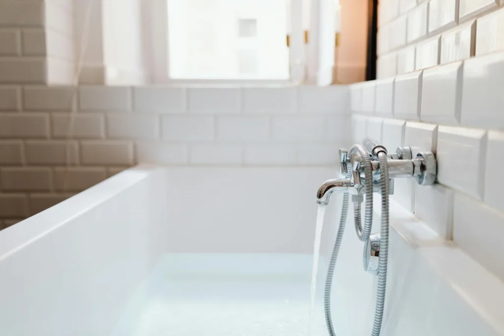 ¿Cuáles son todas las piezas de fontanería que necesitas para tu vivienda? ¿Y para tu empresa? ¿Qué diferencia unos de otros?